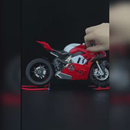 Ducati Panigale V4R 1/6 Diecast Motorcycle - Collector Display Model
