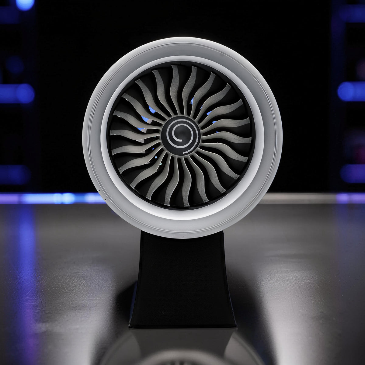 The Curious Mind turbofan engine display model, 35cm, made of PLA with mechanical movement.