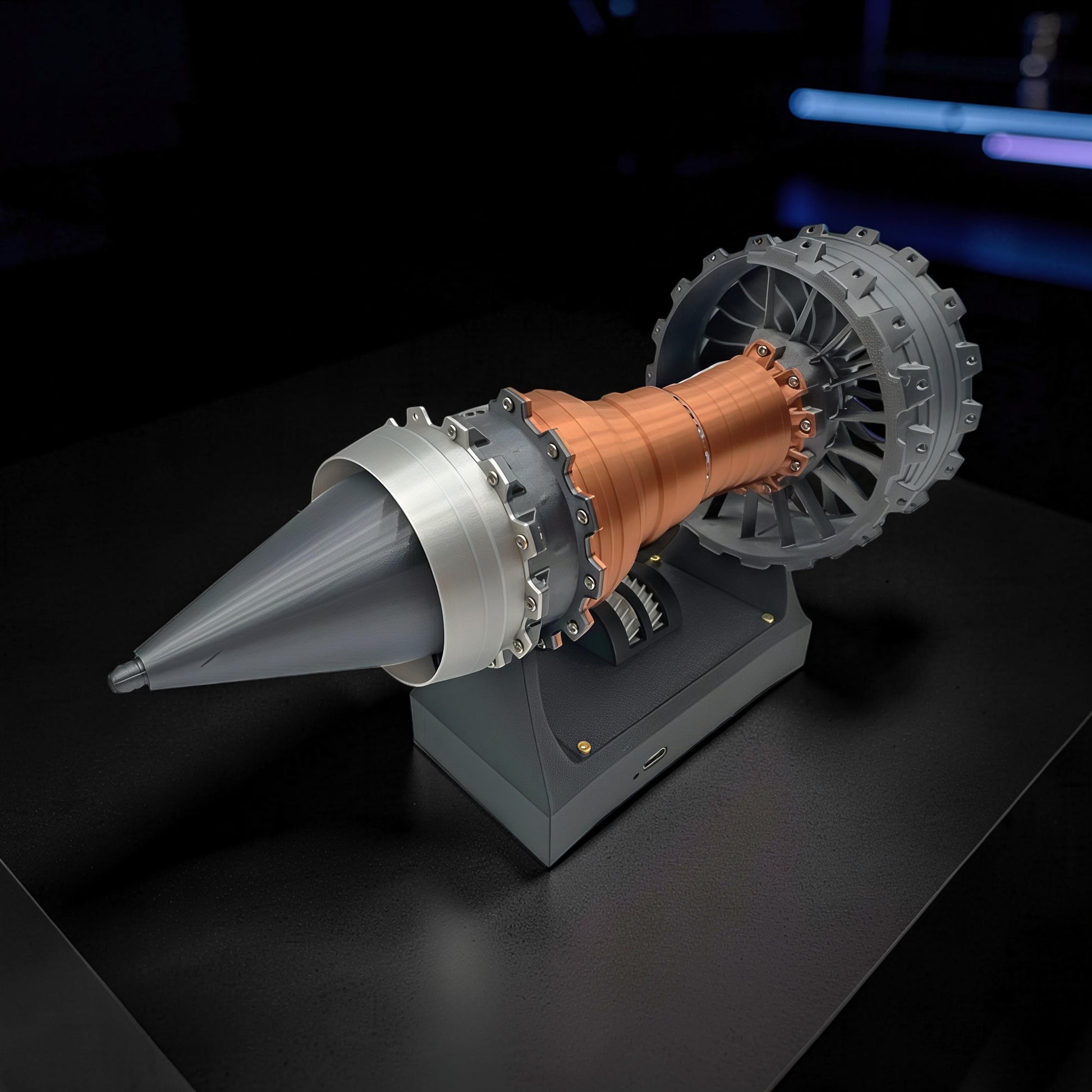 The Curious Mind TR900 Turbofan Engine model, 24cm, PLA, copper and silver details, mechanical display.